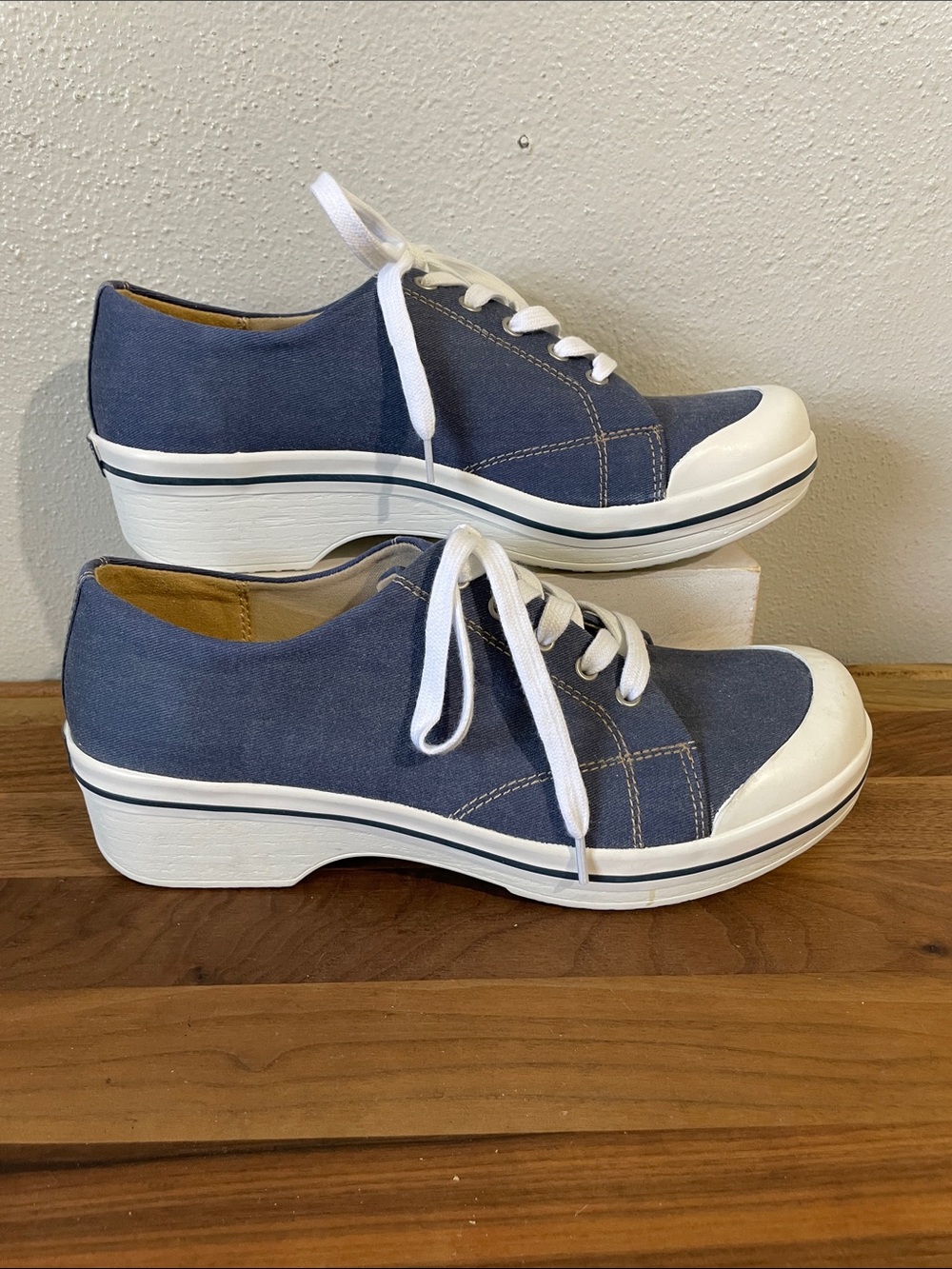 Dansko Veda Blue Canvas Lace Up Sneakers US 10.5/11 EU 41 Comfort Walking Shoes
